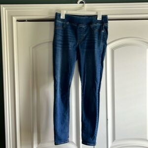 Women’s size 10 Old Navy Rockstar Super Skinny Jeggings